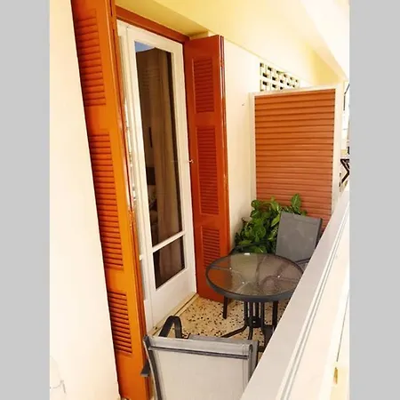 Ellis , Amperia , Crete شقة خانيا